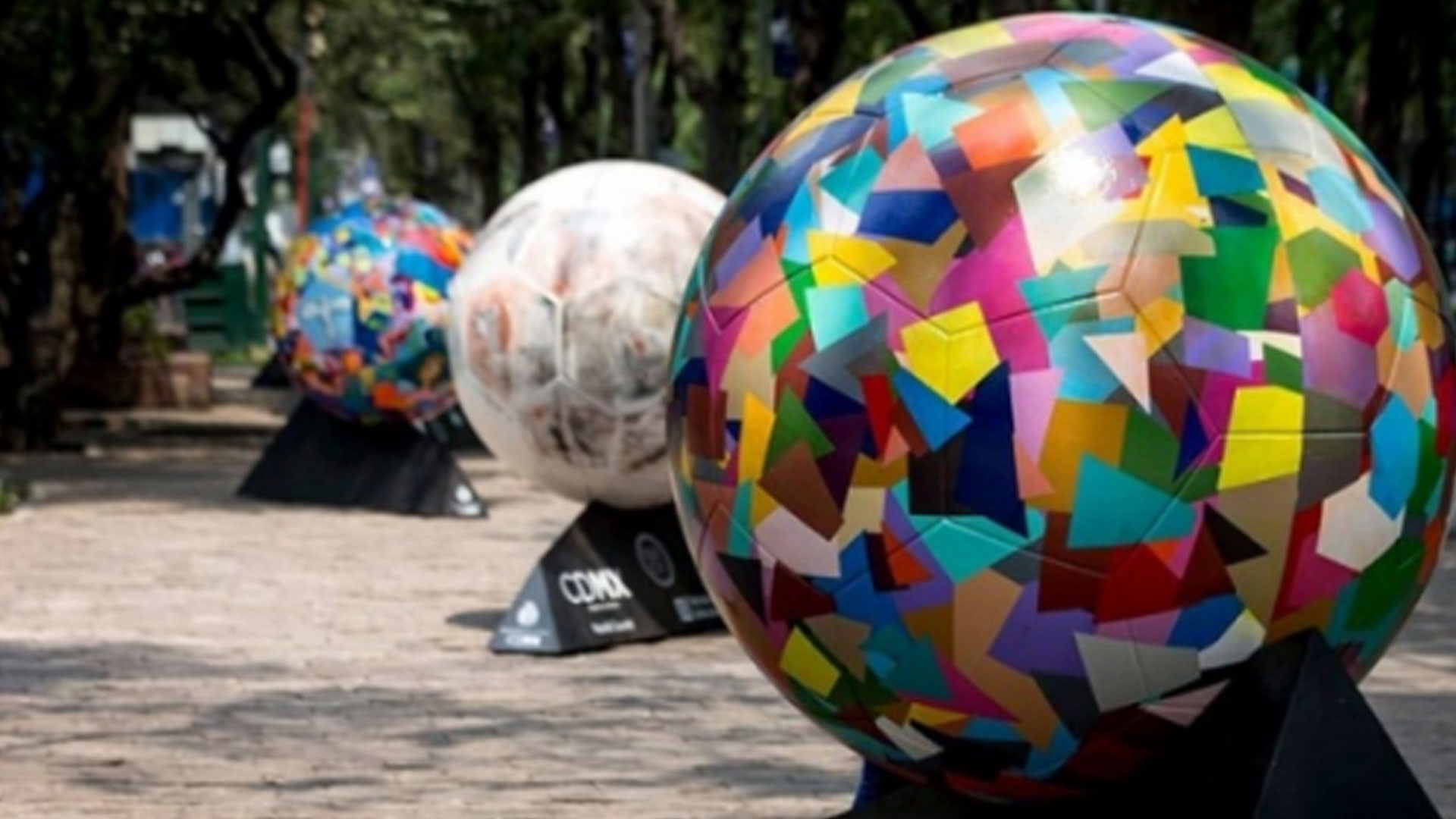 México pondrá su toque artístico al Mundial de Rusia con unos balones  gigantes (FOTOS)