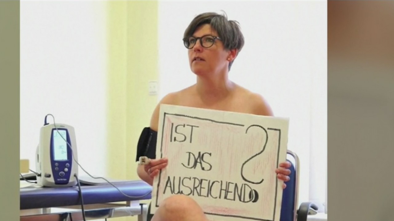 Médicos de Alemania se desnudan para protestar ante la escasez de ...