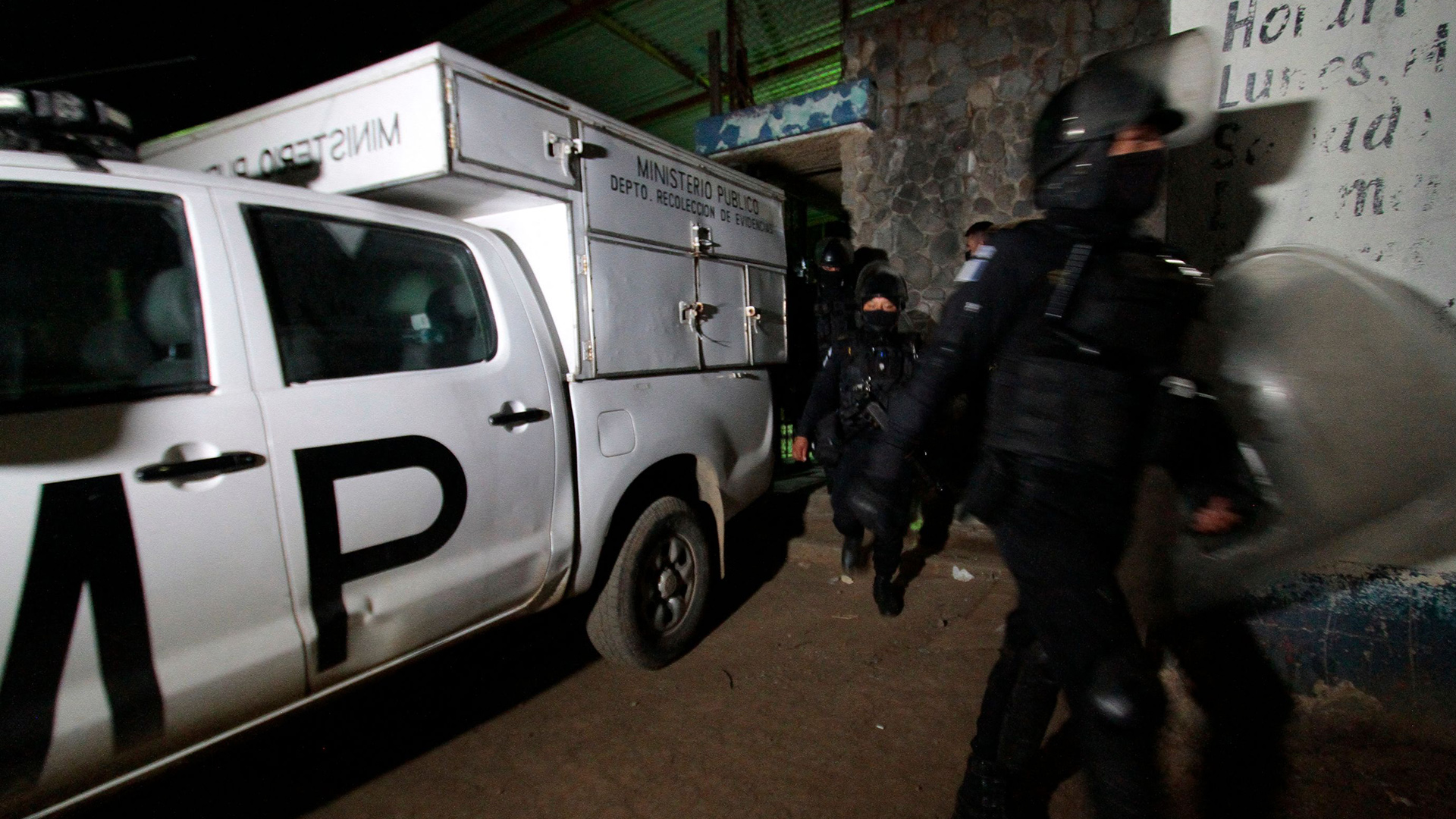 Al menos 14 muertos en un motín en una cárcel de Guatemala | Telemundo
