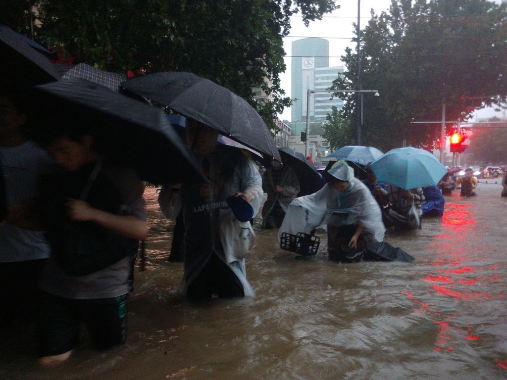 Al menos 12 muertos por las inundaciones en China