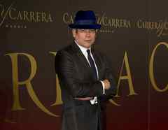 Boris Izaguirre en la alfombra de los premios Maja de los Goya 2011