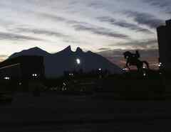 Captan "luces de otro mundo" en el cielo de Monterrey
