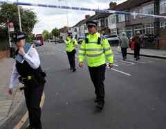 Autoridades londinenses investigan el ataque de un adolescente con una espada