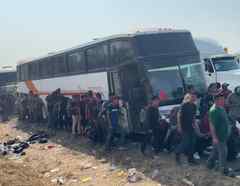 Migrantes abandonados autobuses