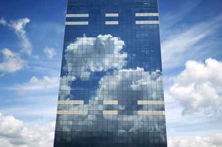 edificio nubes