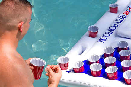 Productos que no pueden faltar en tu pool party 