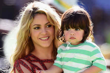Shakira junto a su bebé Milan