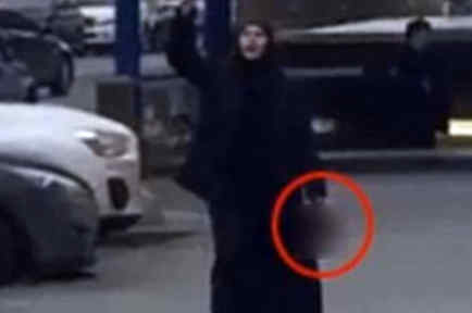 Mujer que demabulaba con la cabeza de na niña es detenida en Moscú