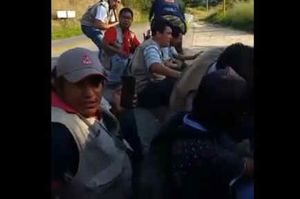 Reporteros quedan en medio del fuego cruzado en México y piden que no les disparen