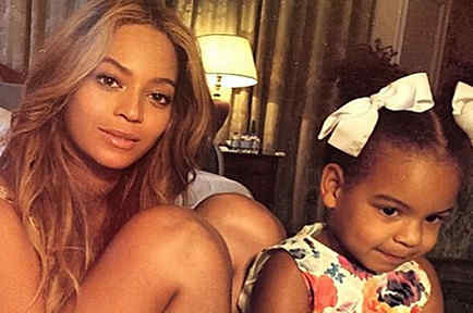 Beyoncé y su hija Blue Ivy posando