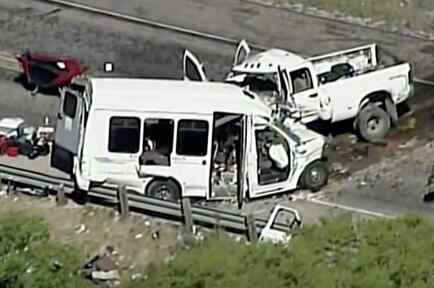 Estado de como quedó la van tras trágico accidente en Texas donde murieron 13 personas
