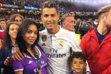 Cristiano Ronaldo, su hijo y su novia