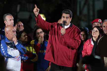 Nicolás Maduro se dirige a sus seguidores en Caracas después de que el CNE anunciara los resultados de la votación por la Constituyente el 30 de julio del 2017