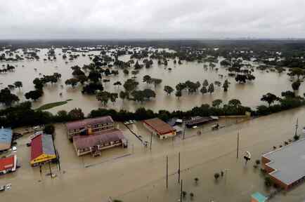 Inundaciones cerca de la presa Addicks en Texas
