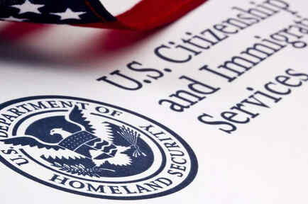 Logo de El Servicio de Ciudadanía e Inmigración de Estados Unidos (USCIS, por sus siglas en inglés)