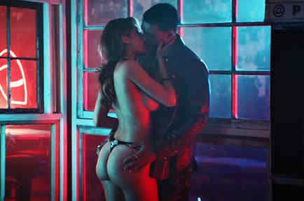 Romeo Santos en el video de "Sobredosis"