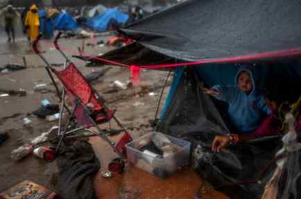 El primer refugio temporal en el compleo deportivo Benito Juárez después de una fuerte lluvia en Tijuana, México, el 29 de noviembre de 2018.