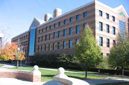 Edificio de la Universidad de Illinois en Champaign-Urbana. Foto: Wikimedia Commons