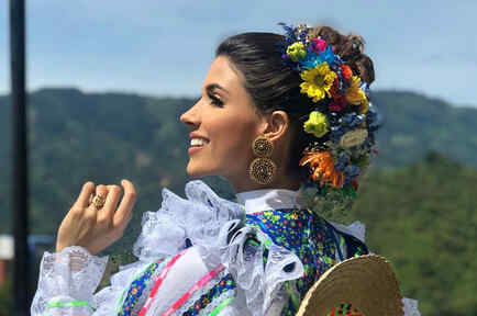 Gabriela Tafur Nader, Miss Colombia 2019, Miss Universo 2019 con traje típíco