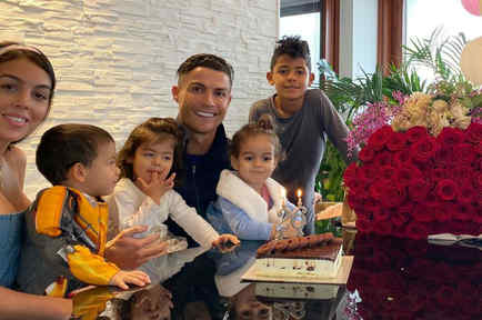 Cristiano Ronaldo y familia