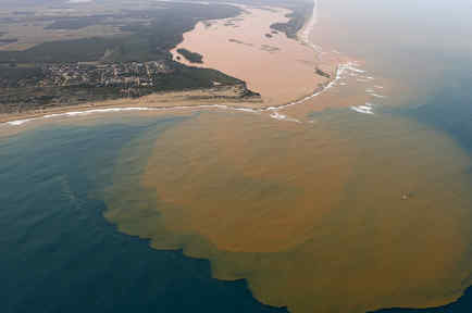 mar contaminado