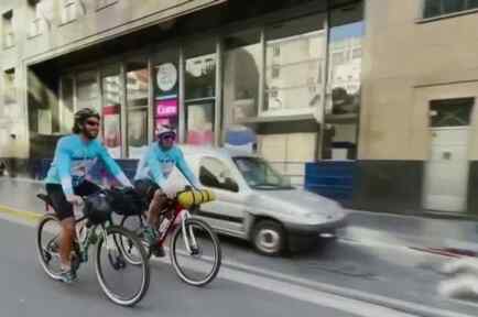 Amigos iran a Catar en bicicleta