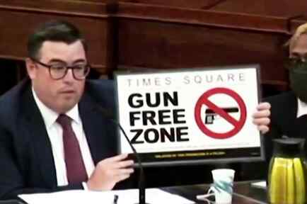 prohibicion de armas en Times square.jpg