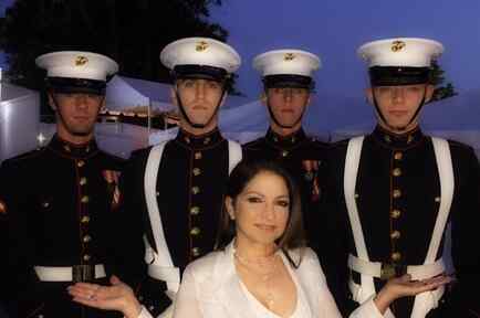 Gloria Estefan celebrando Memorial Day
