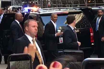 La inesperada visita de Obama fue recibida con alegría por la gente en NYC