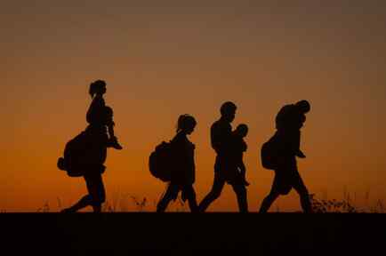 migrantes caminando