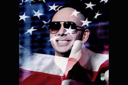 Pitbull con la bandera de EEUU