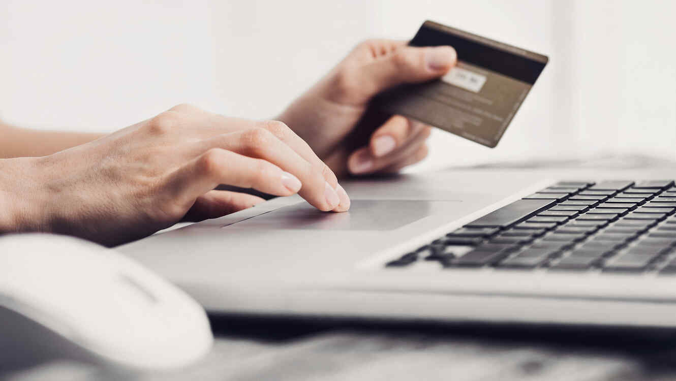 8 cosas que conviene pagar con tarjeta de crédito | Telemundo