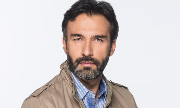 Eduardo Victoria como Nestor Fernández en Tierra de Reyes 