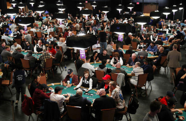 Jugadores de póker en una competición del pasado 3 de julio celebrada en Las Vegas, Nevada.