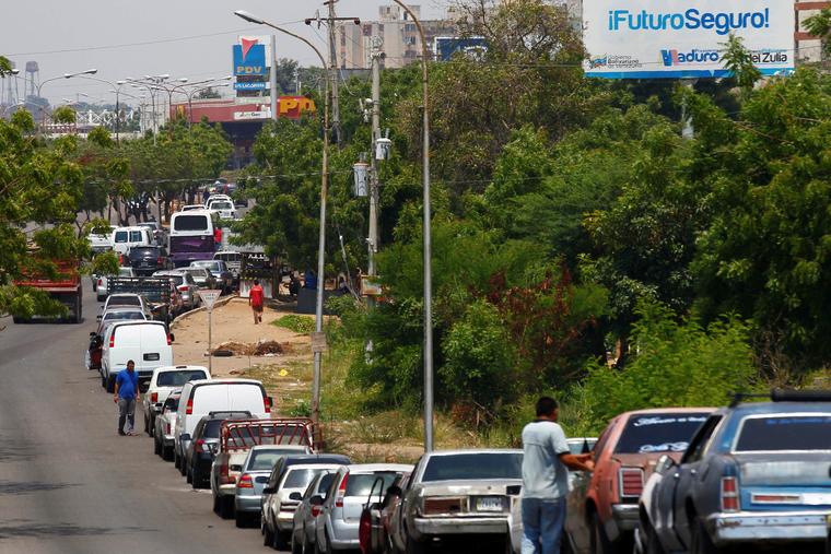 La fila para poner gasolina el pasado 17 de mayo en una estación de PDVSA en Maracaibo, Venezuela.