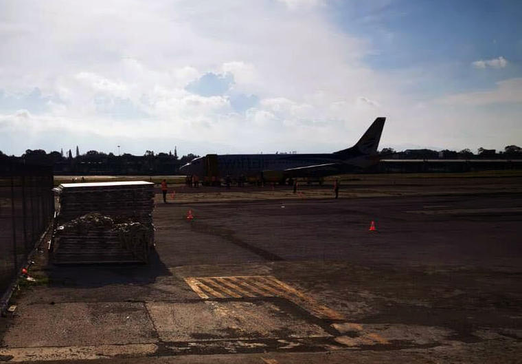 El avión de deportados llegó a la Ciudad de Guatemala este martes 9 de junio a las 4:30 de la tarde, hora local.