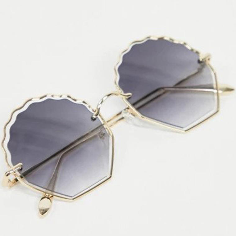 AJ Morgan shell-shaped sunglasses in gold - Asos