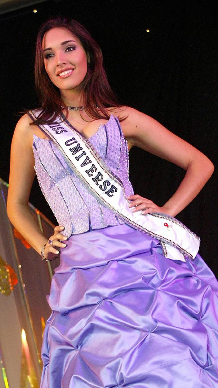 Amelia Vega Miss Universo 2003