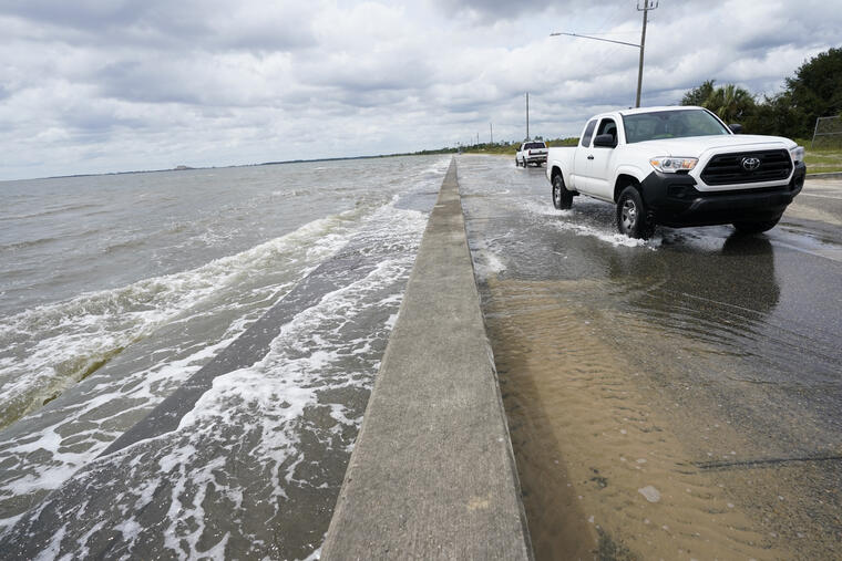 Primeras inundaciones provocadas por la cercanía del huracán Sally a la costa del Mississippi.