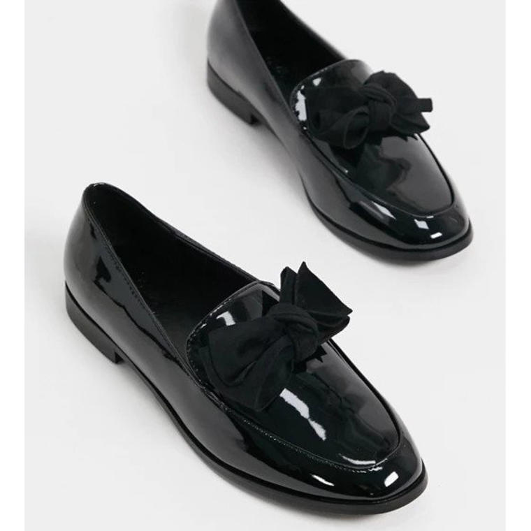 ASOS DESIGN Mollie bow flat shoes in black patent - Asos