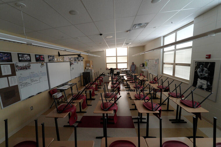 Imagen de un aula vacía en West Milton (Ohio) debido al cierre de escuelas en todo el estado, como parte de un esfuerzo por reducir la propagación del coronavirus