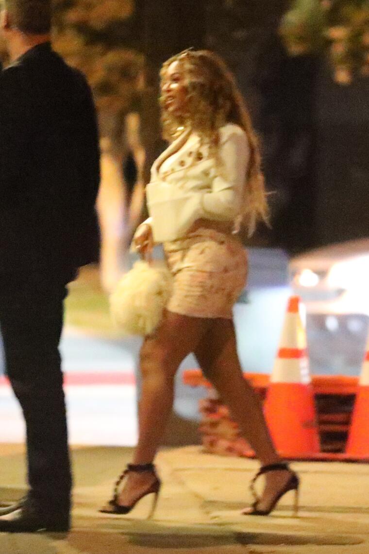 Beyoncé Discreetly Steps Out With Jay-Z Before Twins' Debut