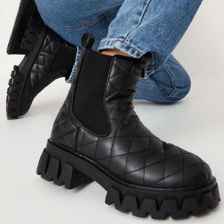 black quilted pull tab chunky ankle boots - Missguided