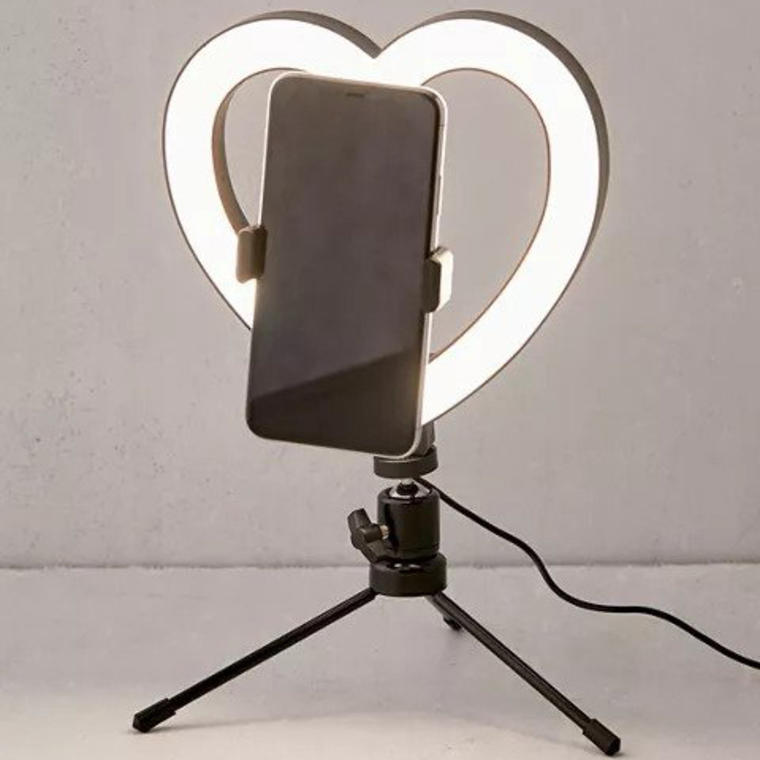 Brilliant Ideas Heart-Shaped Vlogging Ring Light - Urban Outfitters