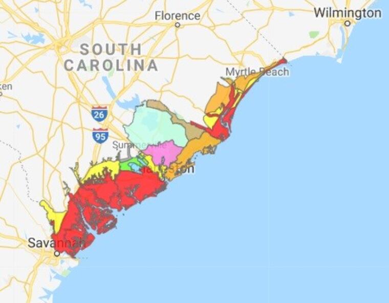 Un mapa muestra áreas bajo órdenes de evacuación obligatorias a partir del mediodía del lunes a lo largo de la costa de Carolina del Sur en preparación para el huracán Dorian.