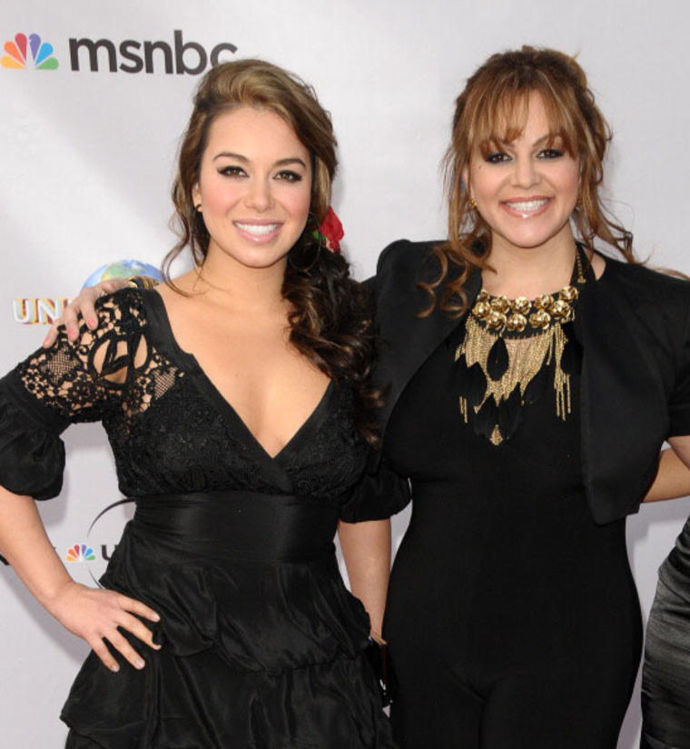 Chiquis Rivera con su madre Jenni Rivera en The Cable Show 2010: An Evening With NBC Universal
