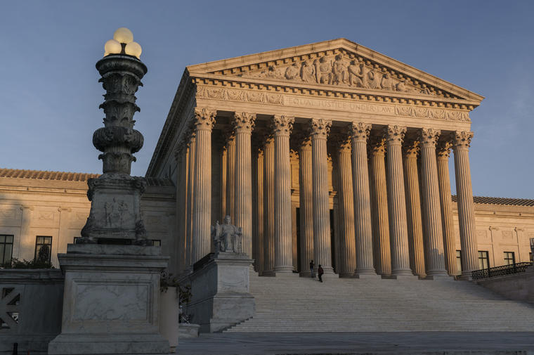 La Corte Suprema al atardecer en Washington