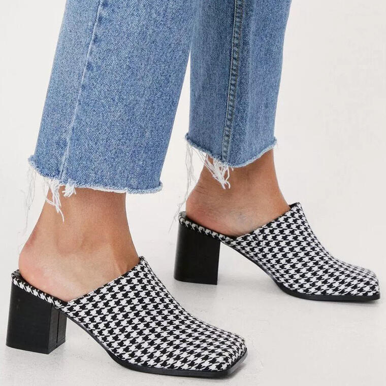 Dogtooth Square Closed Toe Heeled Mules - Nasty Gal