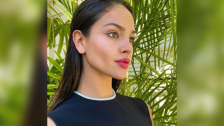 Eiza González, maquillaje en los Golden Globes 2021