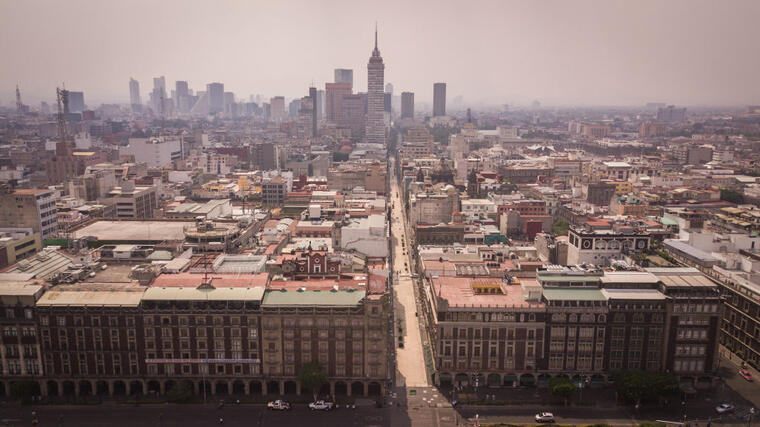 Vista aérea de la Ciudad de México el 17 de abril de 2020.